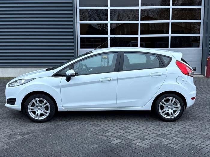 Ford Fiesta 6 1.0 Ti-VCT 12V 65 Skadat fordon (2015, WIT)