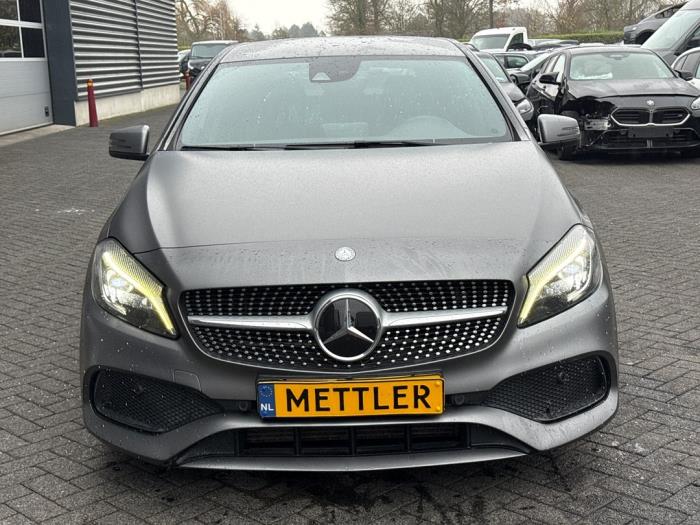 Mercedes A 2.2 A-220 d 16V 4-Matic Schadevoertuig (2015, Grijs)