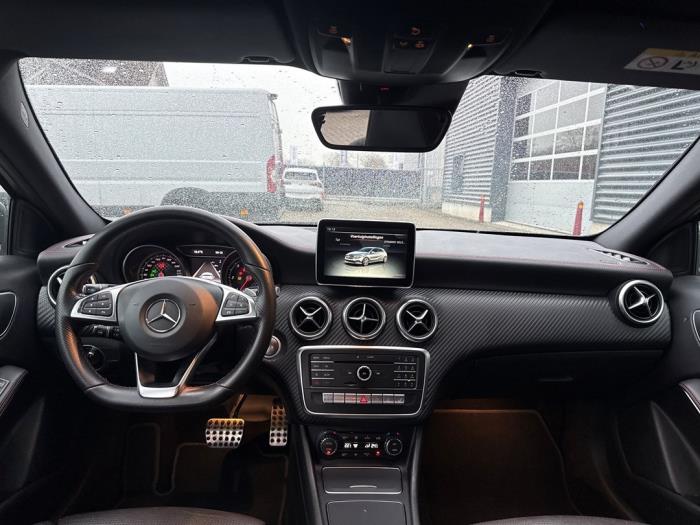 Mercedes A 2.2 A-220 d 16V 4-Matic Schadevoertuig (2015, Grijs)
