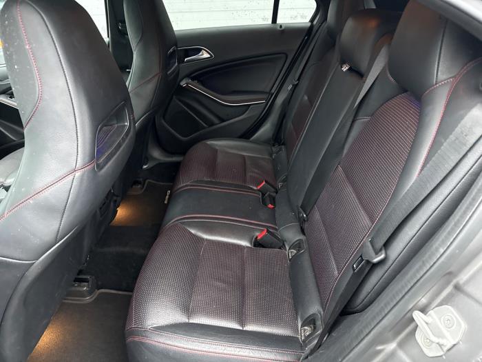 Mercedes A 2.2 A-220 d 16V 4-Matic Schadevoertuig (2015, Grijs)