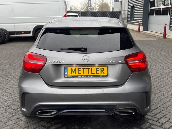 Mercedes A 2.2 A-220 d 16V 4-Matic Schadevoertuig (2015, Grijs)