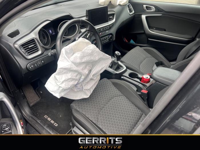 Kia Ceed Sportswagon 1.6 CRDi 16V VGT Sloopvoertuig (2019, Zwart)