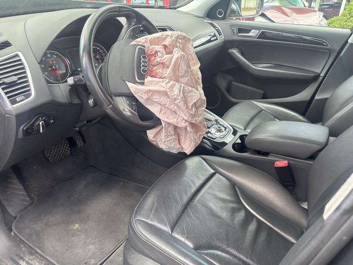 Audi Q5 2.0 TFSI 16V Quattro Skrotfordon (2016, GRIJS)