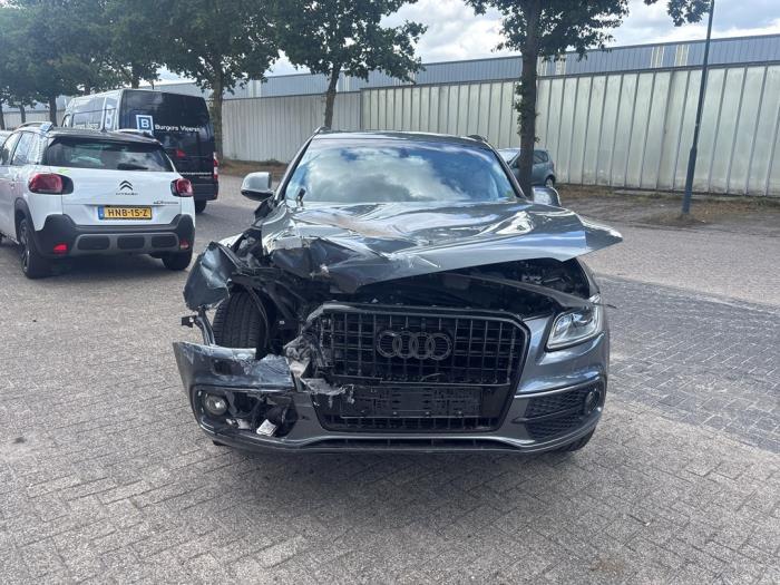 Audi Q5 2.0 TFSI 16V Quattro Skrotfordon (2016, GRIJS)