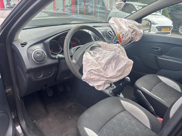 Dacia Sandero II 0.9 TCE 12V Samochód złomowany (2015, Czarny)