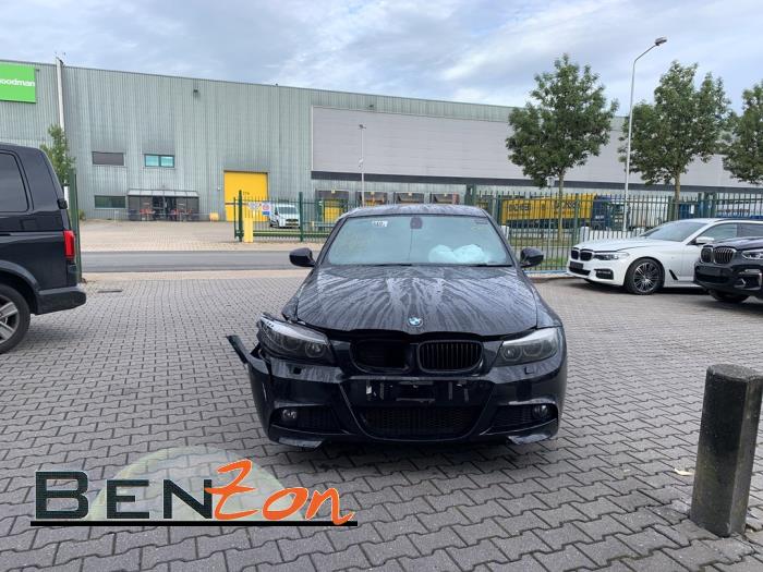 BMW 3-Serie Sloopvoertuig (2010, Metallic, Zwart, Saffierblauw, Saffierzwart)