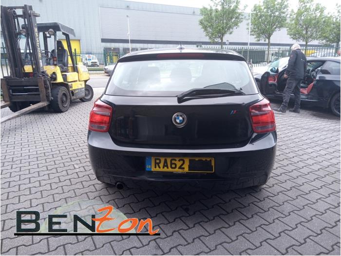 BMW 1 serie 116i 1.6 16V Samochód złomowany (2013, Czarny)