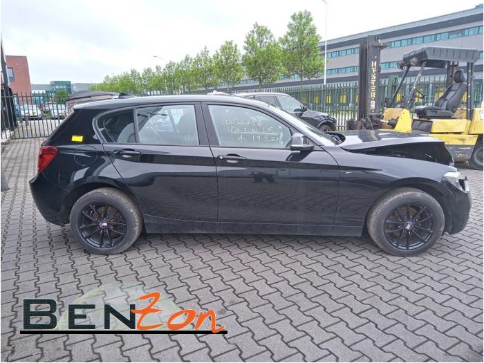 BMW 1 serie 116i 1.6 16V Samochód złomowany (2013, Czarny)