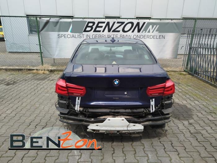 BMW 3 serie 330e Skrotfordon (2016)