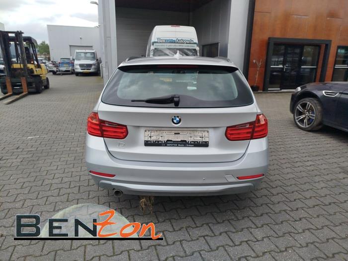 BMW 3 serie Touring 320d xDrive 2.0 16V Skrotfordon (2013, GLACIERSILBER METALLIC)