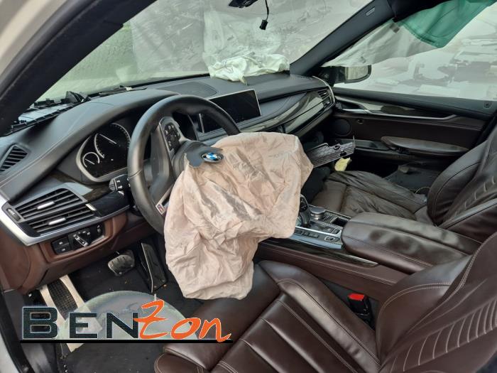 BMW X5 xDrive 40e 2.0 Skrotfordon (2017, MINERALWEISS METALLIC)