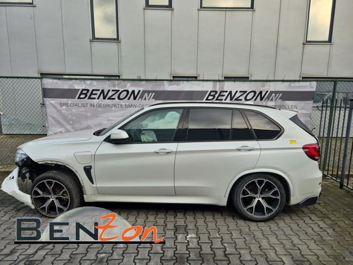 BMW X5 xDrive 40e 2.0 Skrotfordon (2017, MINERALWEISS METALLIC)