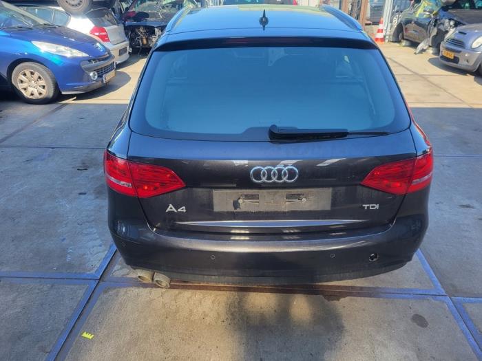 Audi A4 Avant 2.0 TDI 16V Skrotfordon (2014, GRIJS)