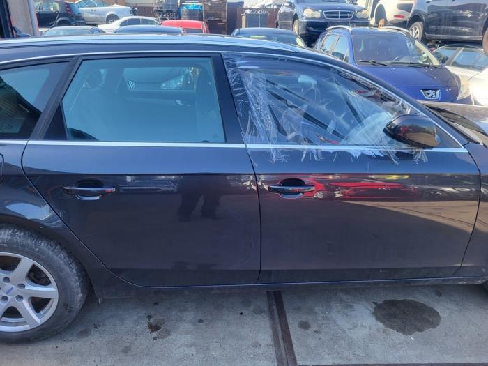 Audi A4 Avant 2.0 TDI 16V Skrotfordon (2014, GRIJS)