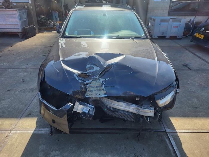 Audi A4 Avant 2.0 TDI 16V Skrotfordon (2014, GRIJS)