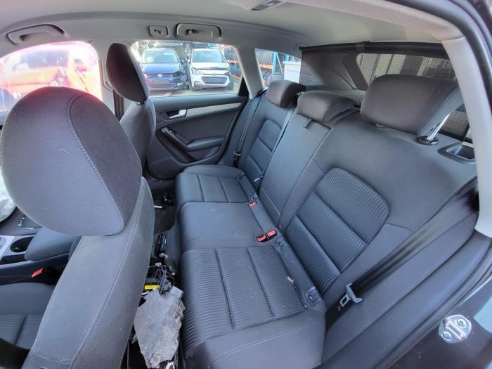 Audi A4 Avant 2.0 TDI 16V Skrotfordon (2014, GRIJS)