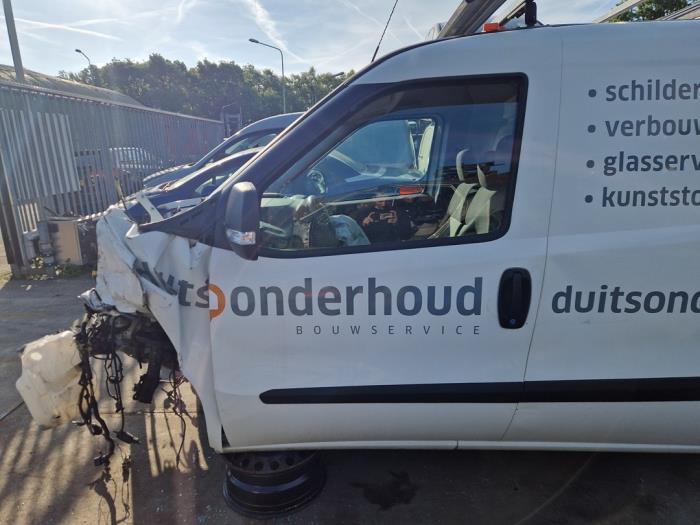 Fiat Doblo Cargo 1.6 D Multijet Samochód złomowany (2019, Bialy)