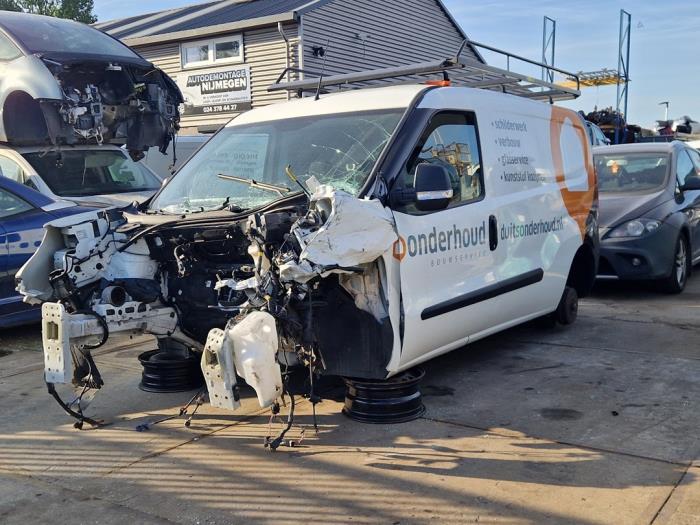 Fiat Doblo Cargo 1.6 D Multijet Samochód złomowany (2019, Bialy)