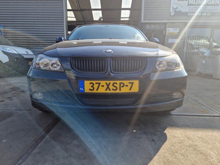 BMW 3 serie 318i 16V Skrotfordon (2007, ZWART)