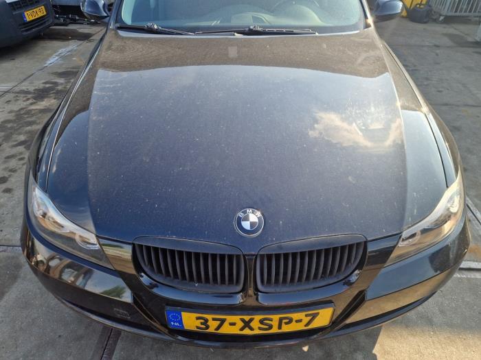 BMW 3 serie 318i 16V Skrotfordon (2007, ZWART)