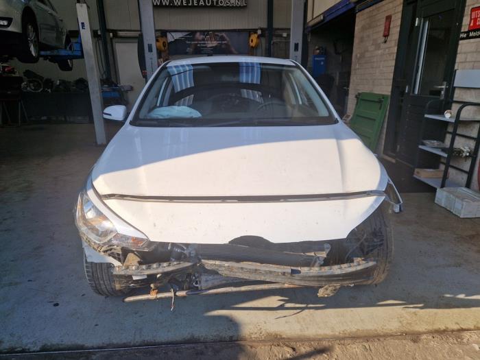 Hyundai i20 1.2i 16V Skrotfordon (2019, WIT ZWART)