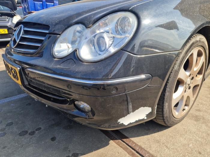 Mercedes CLK 3.2 320 V6 18V Skrotfordon (2004, ZWART)