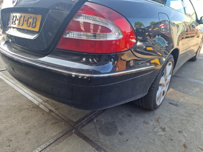 Mercedes CLK 3.2 320 V6 18V Skrotfordon (2004, ZWART)