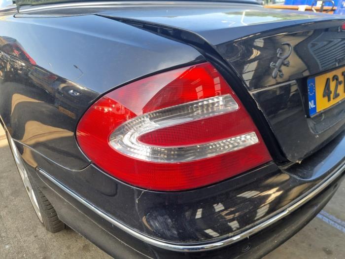 Mercedes CLK 3.2 320 V6 18V Skrotfordon (2004, ZWART)