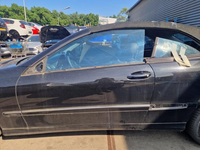 Mercedes CLK 3.2 320 V6 18V Skrotfordon (2004, ZWART)