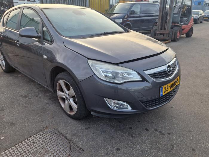 Opel Astra J 1.4 Turbo 16V Sloopvoertuig (2010, Grijs)