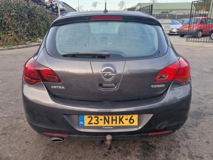Opel Astra J 1.4 Turbo 16V Sloopvoertuig (2010, Grijs)