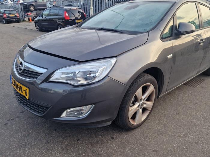 Opel Astra J 1.4 Turbo 16V Sloopvoertuig (2010, Grijs)