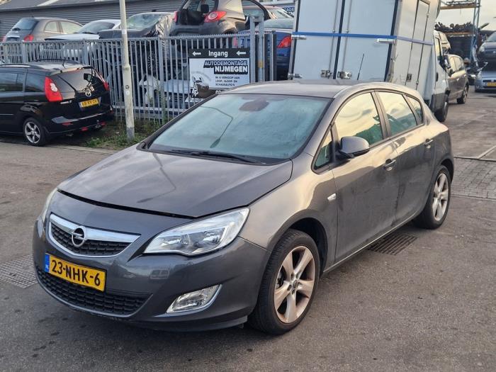 Opel Astra J 1.4 Turbo 16V Sloopvoertuig (2010, Grijs)