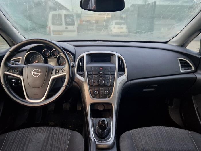 Opel Astra J 1.4 Turbo 16V Sloopvoertuig (2010, Grijs)