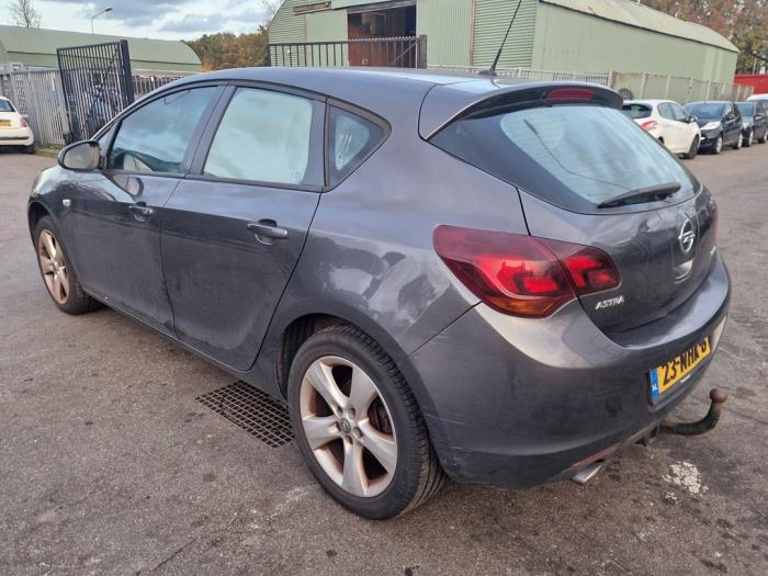 Opel Astra J 1.4 Turbo 16V Sloopvoertuig (2010, Grijs)