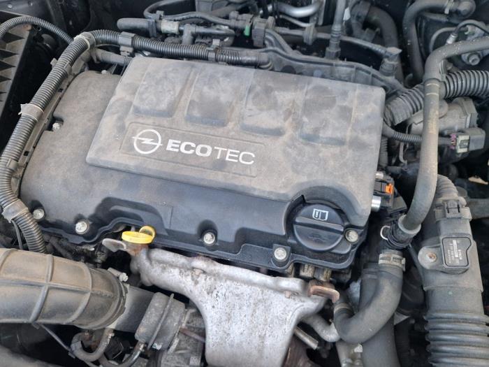 Opel Astra J 1.4 Turbo 16V Sloopvoertuig (2010, Grijs)