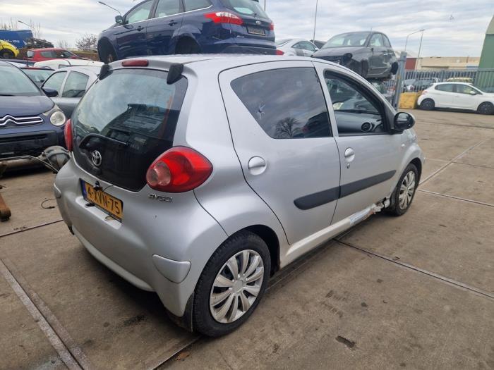 Toyota Aygo 1.0 12V VVT-i Sloopvoertuig (2006)
