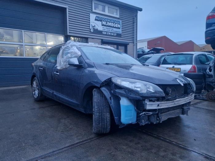 Renault Megane III Grandtour 1.5 dCi 110 Samochód złomowany (2013, Szary)