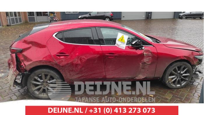 Mazda 3 Sport 2.0 SkyActiv-G 122 Mild Hybrid 16V Skrotfordon (2021, ROOD)