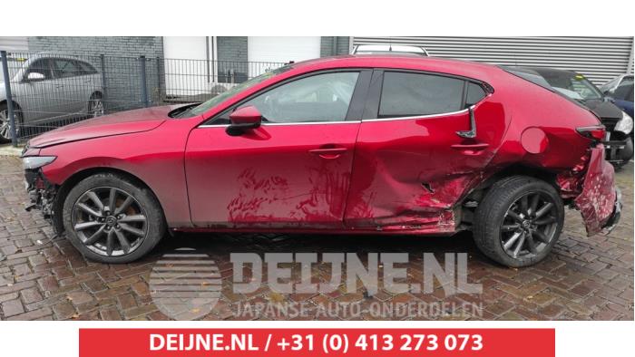 Mazda 3 Sport 2.0 SkyActiv-G 122 Mild Hybrid 16V Skrotfordon (2021, ROOD)