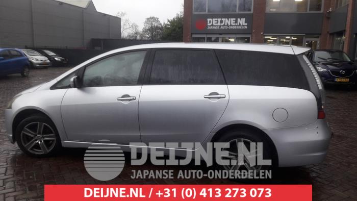 Mitsubishi Grandis 2.4 16V MIVEC Samochód złomowany (2004, Srebrnoszary)