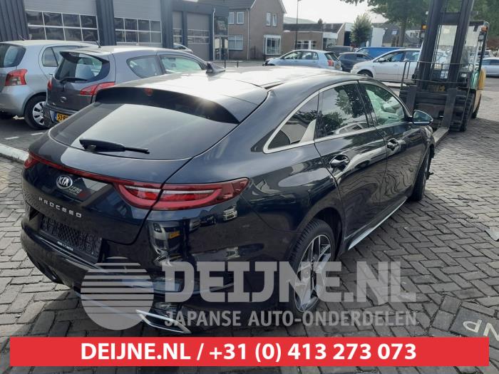 Kia Proceed 1.4 T-GDI 16V Skrotfordon (2019, ZWART)
