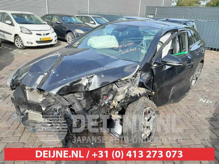 Kia Proceed 1.4 T-GDI 16V Skrotfordon (2019, ZWART)