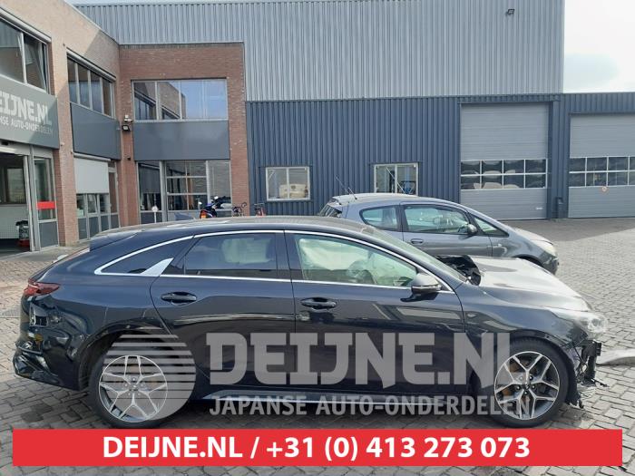 Kia Proceed 1.4 T-GDI 16V Skrotfordon (2019, ZWART)