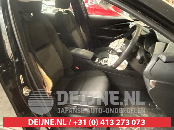 Mazda CX-30 2.0 e-SkyActiv-G 122 16V Skrotfordon (2021, ZWART)