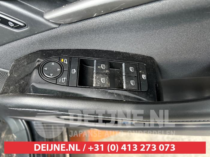 Mazda CX-30 2.0 e-SkyActiv-G 122 16V Skrotfordon (2021, ZWART)