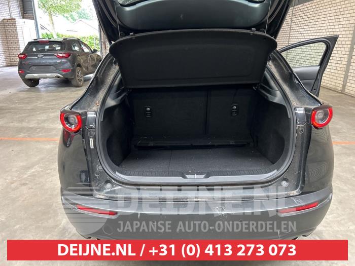 Mazda CX-30 2.0 e-SkyActiv-G 122 16V Skrotfordon (2021, ZWART)