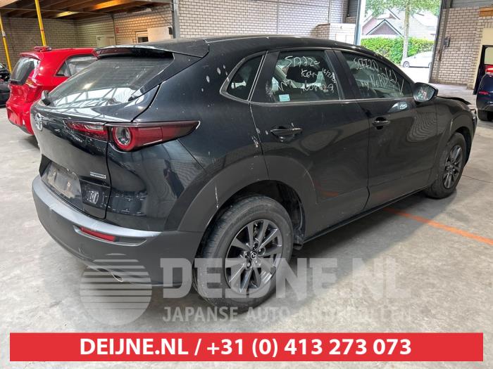 Mazda CX-30 2.0 e-SkyActiv-G 122 16V Skrotfordon (2021, ZWART)