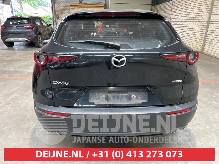 Mazda CX-30 2.0 e-SkyActiv-G 122 16V Skrotfordon (2021, ZWART)
