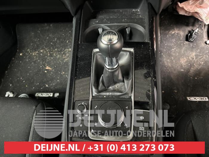 Mazda CX-30 2.0 e-SkyActiv-G 122 16V Skrotfordon (2021, ZWART)